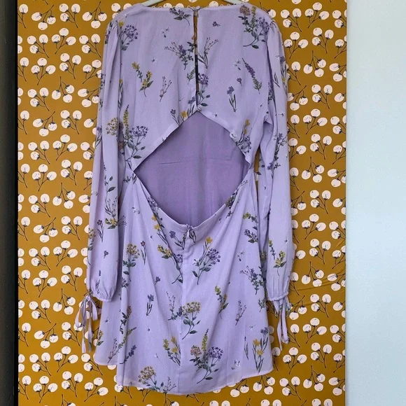 Showpo Andrea Dress in Lavender Floral - Picture 3 of 6